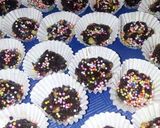 Foto langkah ke 5 dari resep Coklat Kacang Cup.