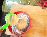A picture of step 1 of 4 Oats Chia Seeds Puddings.