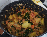 Foto del paso 4 de la receta: Guiso de lentejas rojas y espinacas al curry