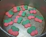 Foto langkah ke 5 dari resep Kue Kering Kupu-Kupu.
