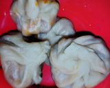 A picture of step 3 of Pizza momos.
