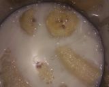 A picture of step 2 of Banana milkshake.