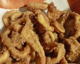 Foto del paso 3 de la receta: Rabas, cornalitos y langostinos rebozados con harina integral