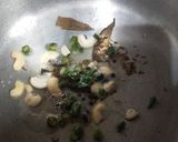 A picture of step 1 of Matar pulao.