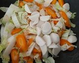 Foto langkah ke 3 dari resep Tumis Wortel Sawi Putih.