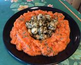 Une image de l'étape 3 de Couronne de purée de carottes aux champignons sautés épicés.