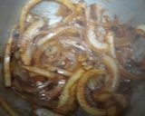 A picture of step 5 of Steaksauce Onions.