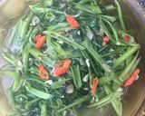 Foto langkah ke 4 dari resep Tumis Kangkung Sederhana.