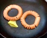รูปขั้นตอนการทำที่ 3 ของ ขนมปังไส้กรอกไข่เจียวแฮมไก่