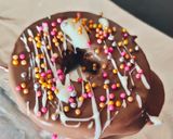 A picture of step 5 of Fruit and chocolate Instant Donuts.