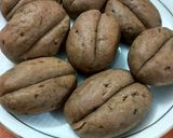 A picture of step 4 of Coffee beans cookie.