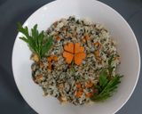 Hình bước làm 4 của món Cơm chiên trứng cà rốt xúc xích ngải cứu