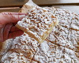 Foto del paso 10 de la receta: Coca de hojaldre de crema de almendras y piñones (sin gluten)