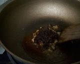 รูปขั้นตอนการทำที่ 2 ของ ข้าวผัดพริกเผาไส้อั่วเจ