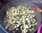Foto del paso 2 de la receta: Muffins salados de calabacín y jamón 🥦🧀