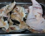 รูปขั้นตอนการทำที่ 1 ของ น่องไก่นึ่งหัวปลาแซลมอน