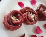 A picture of step 3 of Rose shape gujiya urad daal ki bharawan se.