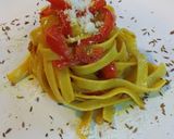 Foto del paso 4 de la receta Nidos de pasta con cúrcuma, comino, cebolla y pimiento rojo