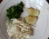 Foto langkah ke 1 dari resep Mie kangkung.