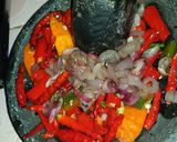Foto langkah ke 2 dari resep Sambal bawang lezatos.