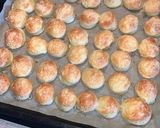 Sajtos pogácsa (nagyon hasonlít a fornettisre) recept fázis 5 fotója