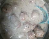 A picture of step 1 of Swedish Meatballs w/ Cheesy Green Beans and Mashed Potatoes.