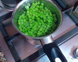 Foto del paso 2 de la receta: Ensalada templada de patatas con langostinos y atún en conserva