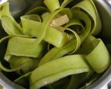 A picture of step 1 of Lauki Peel Dosa.
