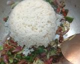 A picture of step 5 of Leftover fried rice in cabbage cups.