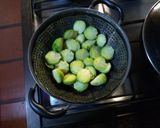 Foto del paso 1 de la receta: Repollitos de bruselas al ajillo