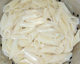 A picture of step 1 of Peri Chilli Pasta.