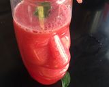 A picture of step 2 of Watermelon strawberry juice.