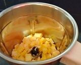 A picture of step 2 of Sweet Corn soup.