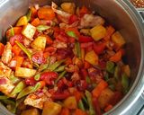 A picture of step 2 of Chicken stew with vegetables يخنة دجاج و خضار.