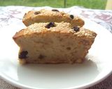 Foto langkah ke 5 dari resep Bolu Pisang Wijen & Kismis.