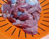 Foto del paso 2 de la receta: Mollejitas de pollo con arroz y champiñones