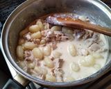 A picture of step 7 of Gnocchi with Turkey in Yogurt and Roquefort Sauce.