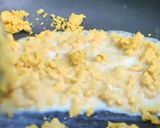 A picture of step 2 of Besan ka halwa.