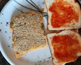 A picture of step 2 of Sesame potato toast.