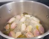 A picture of step 2 of Roast lamb with sweet, minty shallots.