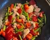 A picture of step 4 of Chicken & Veg Chow Mein.