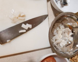Foto del paso 5 de la receta: Albóndigas con sepia y guisantes