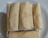 Foto langkah ke 4 dari resep Lumpia Tape Singkong Toping Coklat.