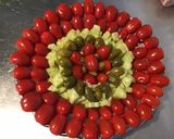 Une image de l'étape 8 de Salade de tomates cerises, concombre,câpres italiennes et basilic en fleur.