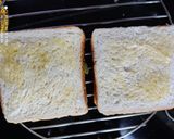 कॅफे स्टाइल  ग्रिल ‌‌ सँडविच (cafe style grill sandwich recipe in marathi) रेसिपी स्टेप 5 फोटो 