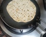 A picture of step 6 of Aloo methi stuffed paratha.