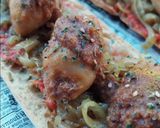 Foto del paso 18 de la receta: Coca de vidre de calamarcitos rellenos de pollo asado y cebolla caramelizada