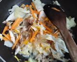 Foto langkah ke 3 dari resep Bihun Goreng Ayam (pakai bihun instan).