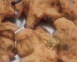 A picture of step 4 of Pyaz ke pakode.