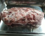 Foto del paso 1 de la receta: Bondiola de cerdo desmechada
